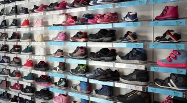 Buty do szkoły czyli dylemat rodziców i dzieci