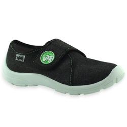 Czarne chłopięce kapcie z białą oddychającą podeszwą Befado 974Y586N Danny