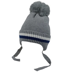 Chłopięca czapka z pomponem zimowa Noviti CZ029-B-01 Szara